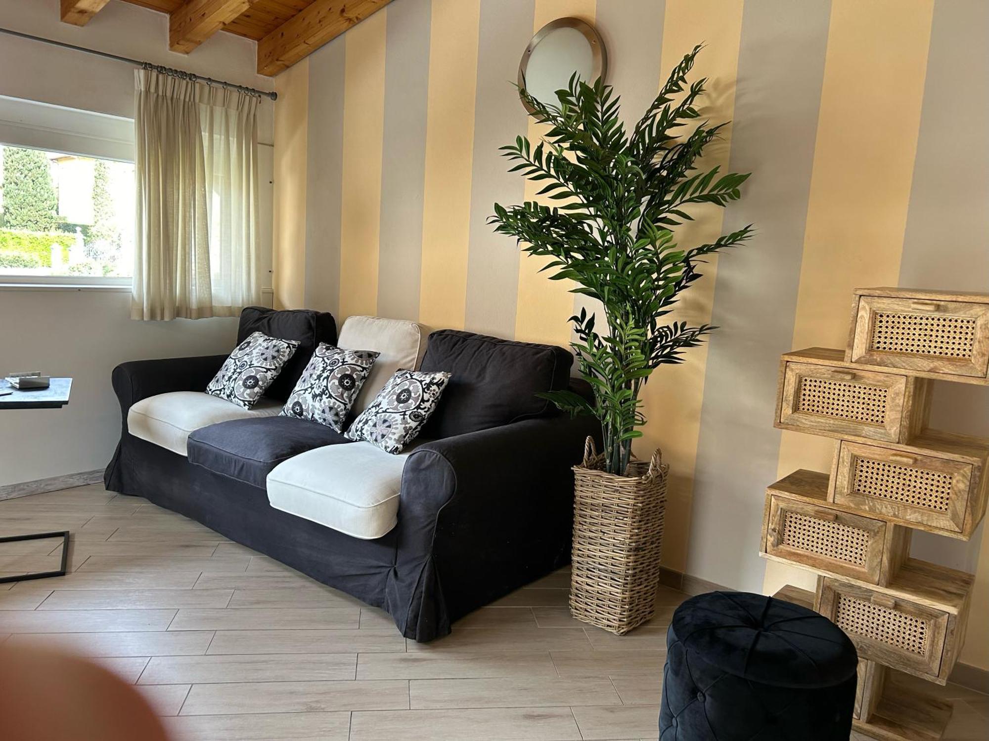 Menaggio Down Town Apartment Екстериор снимка