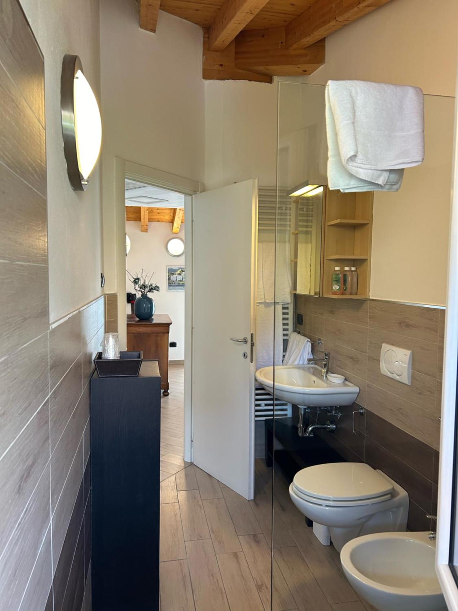 Menaggio Down Town Apartment Екстериор снимка