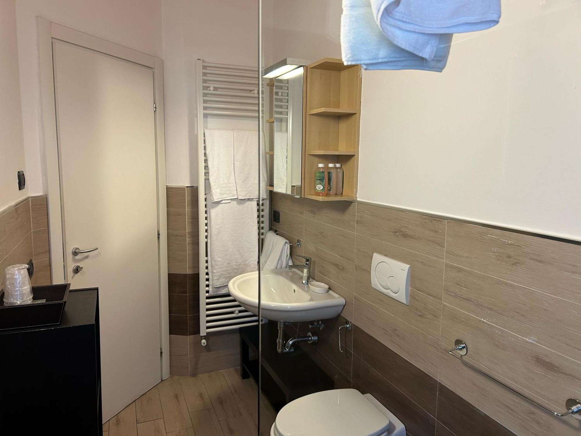 Menaggio Down Town Apartment Екстериор снимка