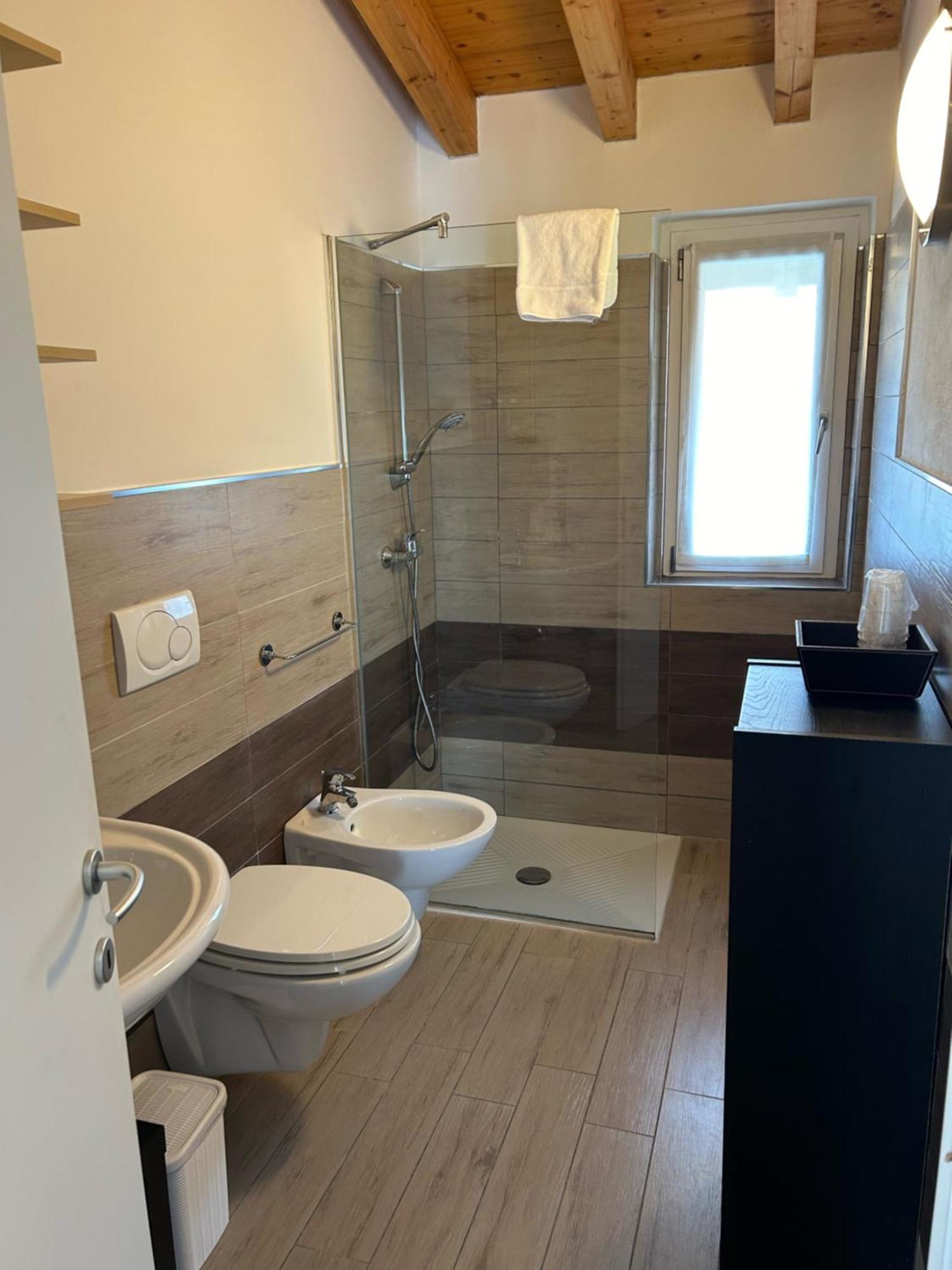 Menaggio Down Town Apartment Екстериор снимка