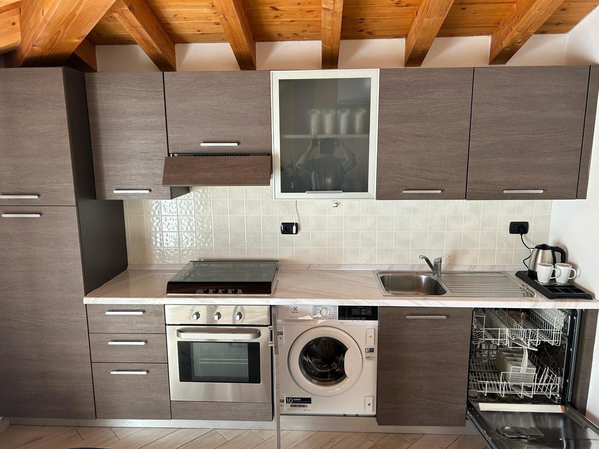 Menaggio Down Town Apartment Екстериор снимка